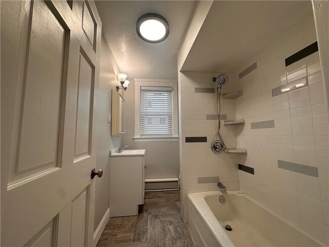 Building Photo - 31 Ceres St