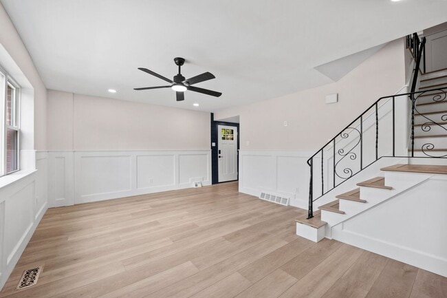 Building Photo - 857 Green Valley Dr