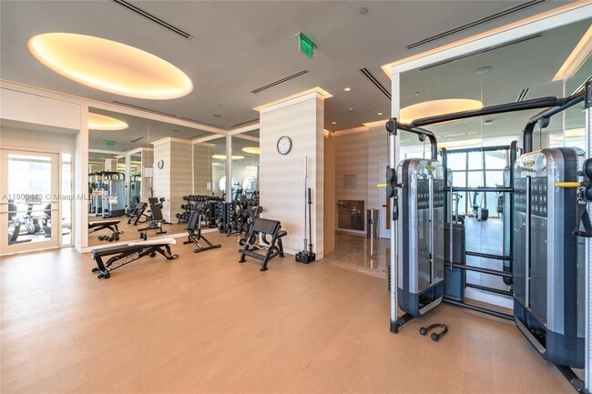 Building Photo - 15701 Collins Ave