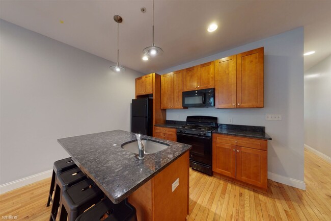 Building Photo - 4 br, 3 bath Triplex - 1846 N 17TH ST Unit A