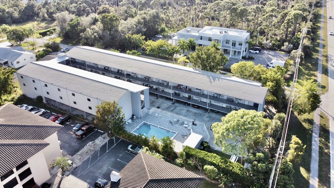 Building Photo - 826 Wiggins Pass Rd