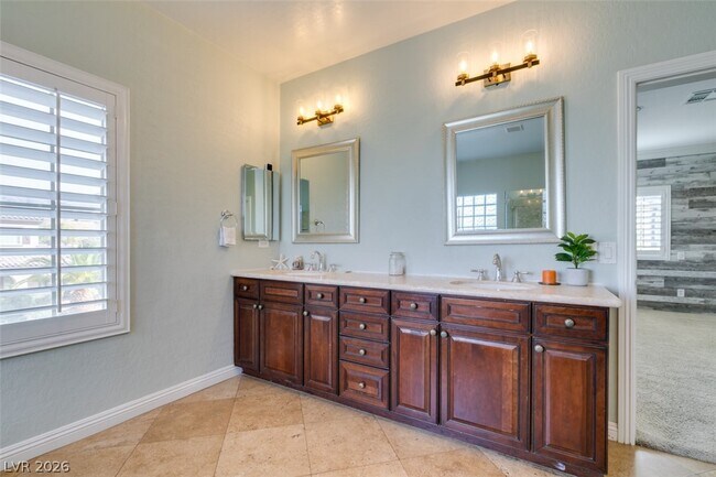 Building Photo - 2909 Valvent Ct