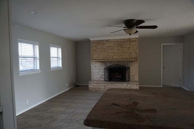 Building Photo - 2817 Wayside Ave