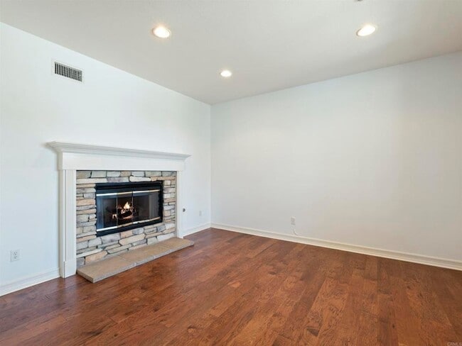 Building Photo - 5250 Coleridge Ct