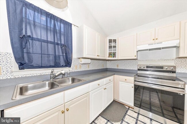 Building Photo - 105 Ridge Ave