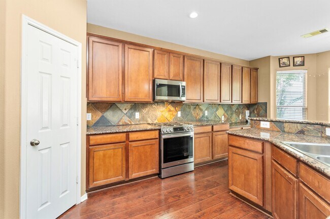 Building Photo - 3118 Legends Mist Dr