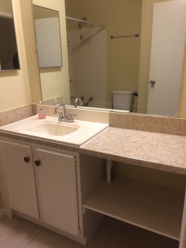 Building Photo - 2413 S 18th St