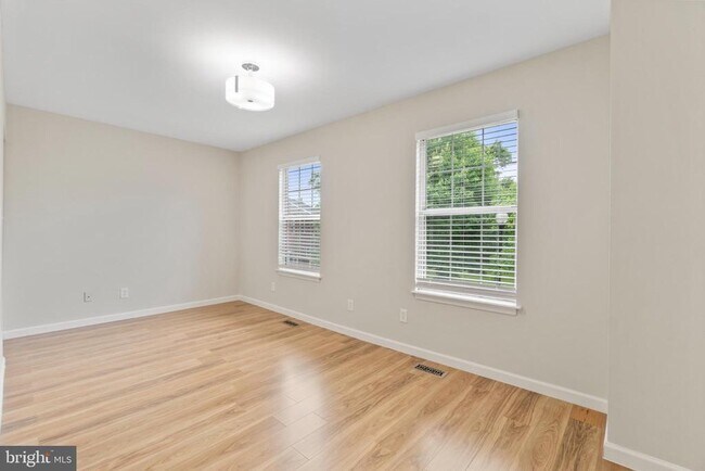 Building Photo - 1004 Dartmouth Glen Way