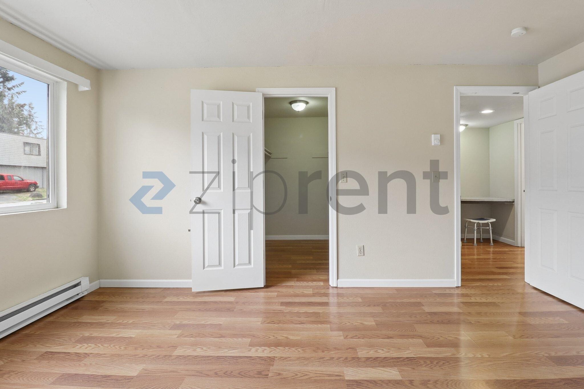 Building Photo - Unit 1