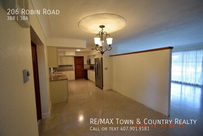 Building Photo - 206 Robin Rd