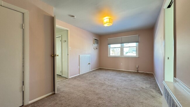 Building Photo - 333 Loring Rd