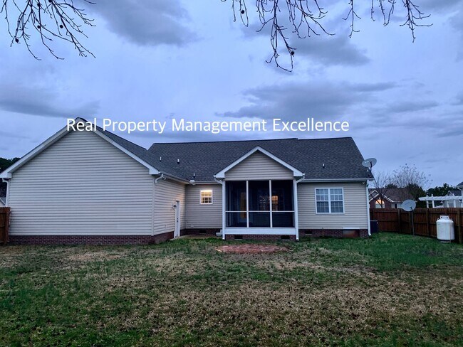 Building Photo - Spacious Corner Lot Ranch in Princeton, Fe...