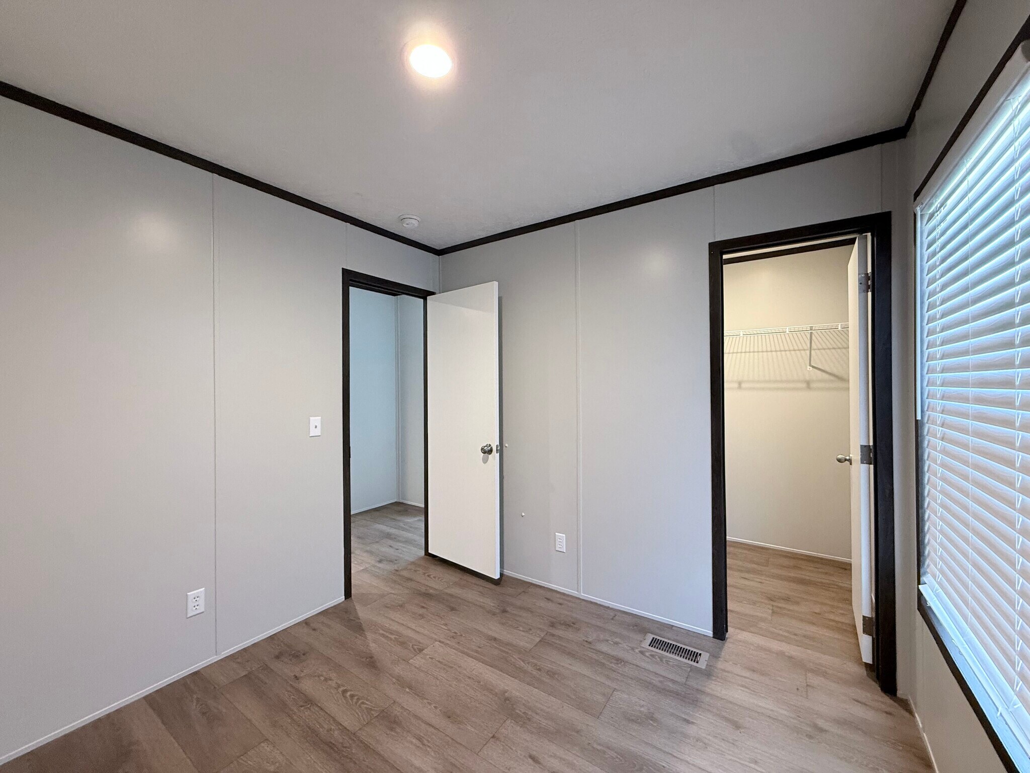 Building Photo - 135 Prairie Dr
