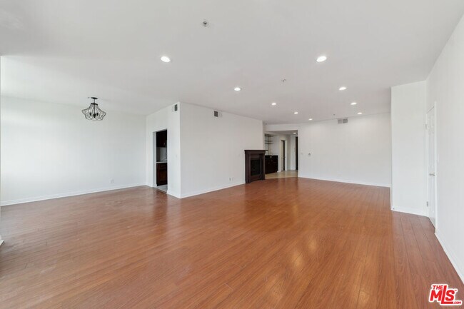 Building Photo - 1508 Greenfield Ave