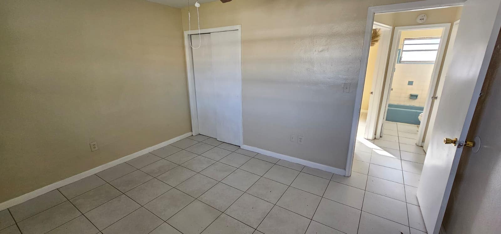 Building Photo - 4117 SW 24th St