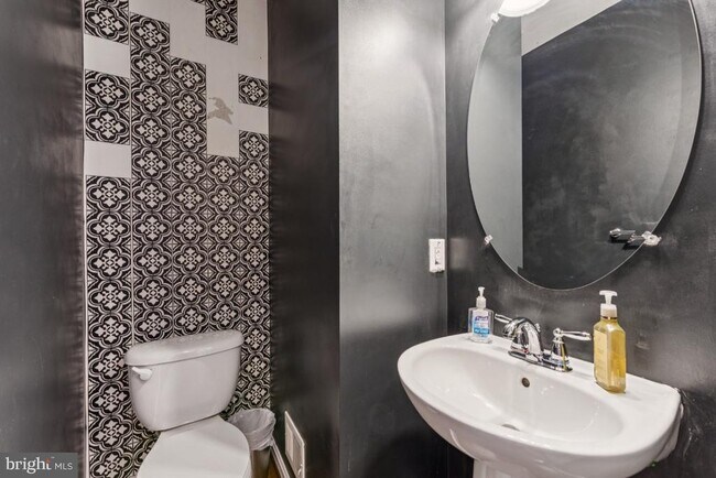 Building Photo - 15304 Pocopson Creek Way