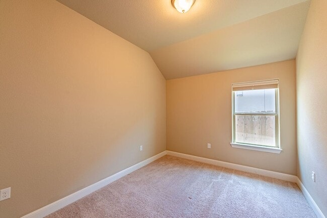 Building Photo - Charming Cedar Park Retreat: 3-Bedroom Home with Versatile Features and Community Amenities