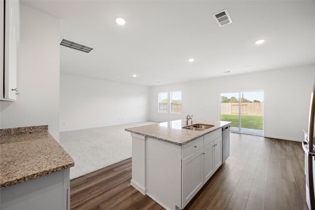 Building Photo - 8203 Vacek Xing Wy