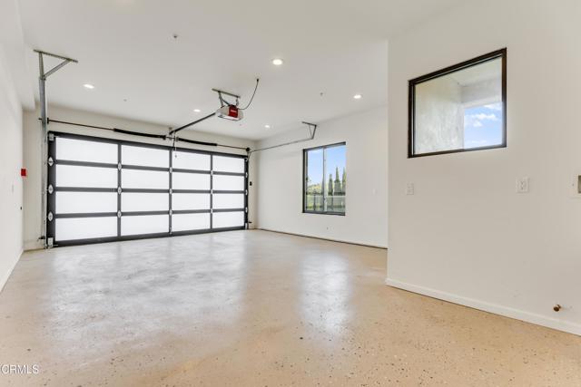 Building Photo - 12480 Viewcrest Rd