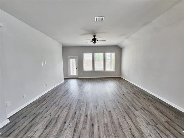 Building Photo - 2034 Clearwater Way