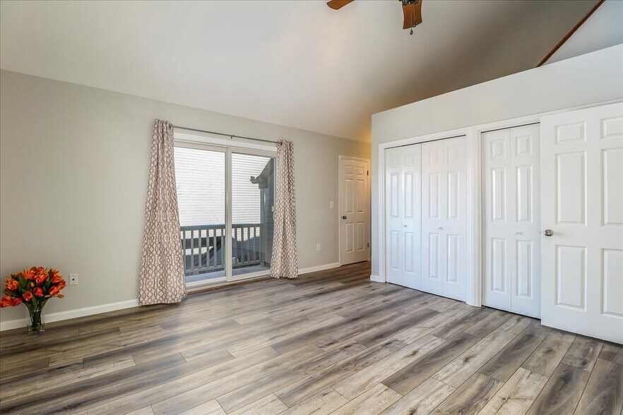 Primary with private balcony - 20 Raymond Plz