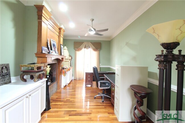 Building Photo - 112 Manor Row