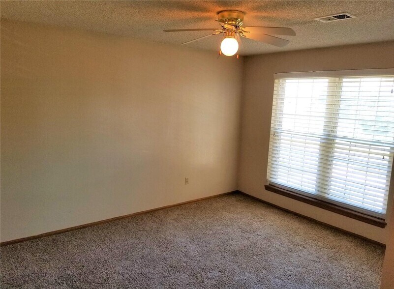 Building Photo - 4450 S Pitkin St