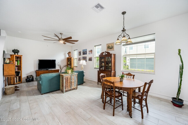 Building Photo - 1810 Noel Pl