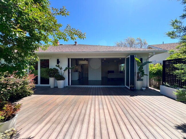 Building Photo - UPDATED THREE BEDROOM TWO BATH ONE-LEVEL EAST CORTE MADERA HOME WITH STUNNING OUTDOOR SPACE