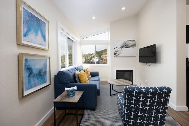 Building Photo - Lewis Triplex