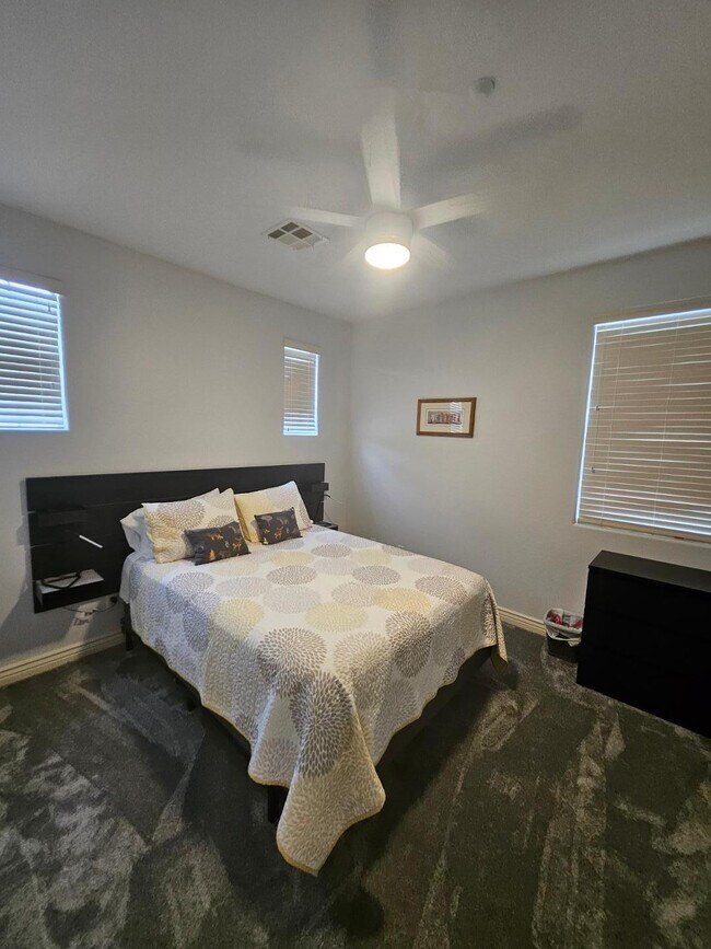 Building Photo - 29718 N 121st Dr