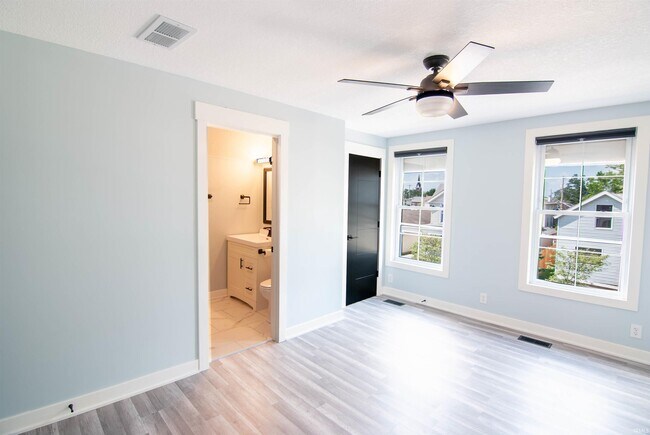 Building Photo - 605 Lavina St