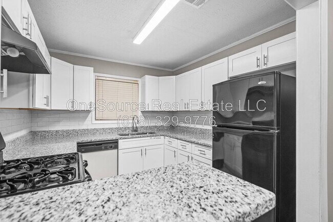 Building Photo - 1806 Augusta Dr