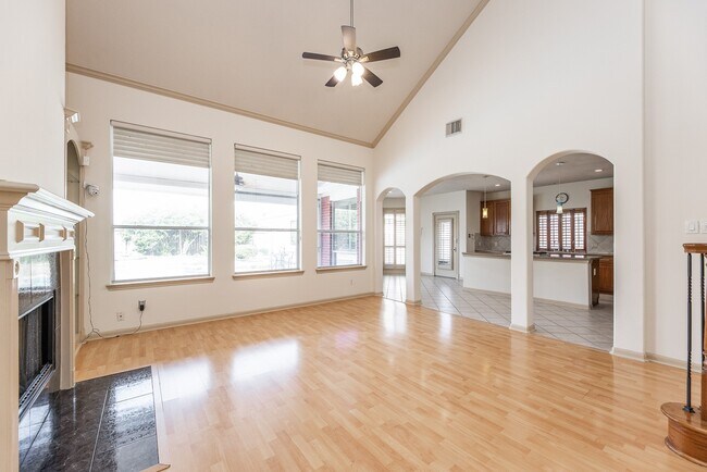 Building Photo - 17826 Island Spring Ln