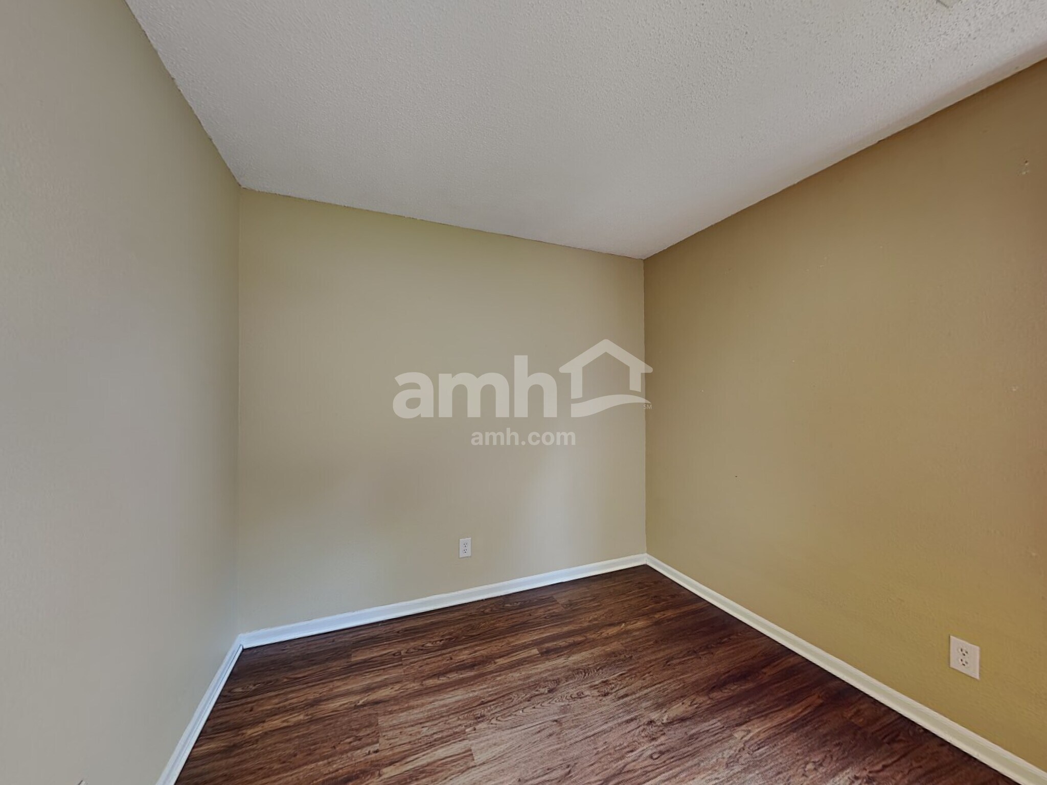 Building Photo - 1428 Blue Brook Way