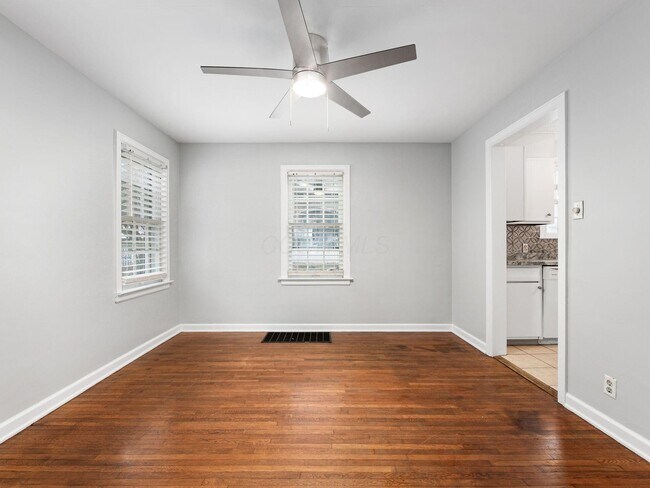 Building Photo - 495 Northview Dr