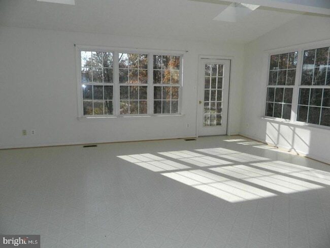 Building Photo - 609 Kensington Dr