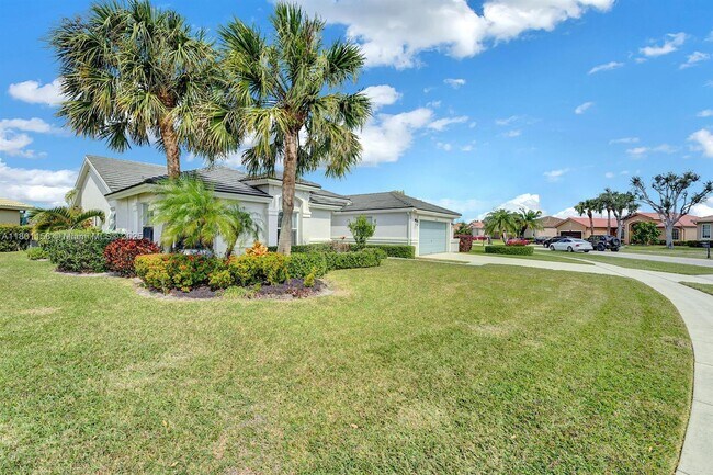Building Photo - 3833 Cypress Lake Dr