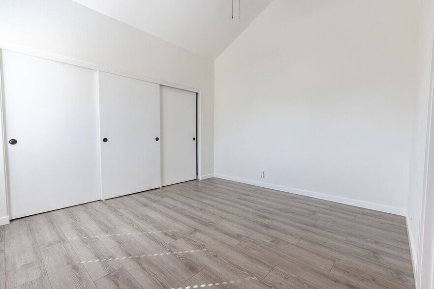 Building Photo - 47 Clover Ln