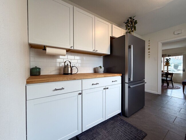 Building Photo - Spacious 2-Bedroom, 3-Bath Home in Spokane with Modern Comforts