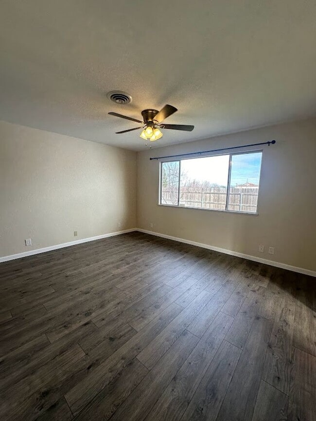 Building Photo - A place to Call Home in Westwood Manor!