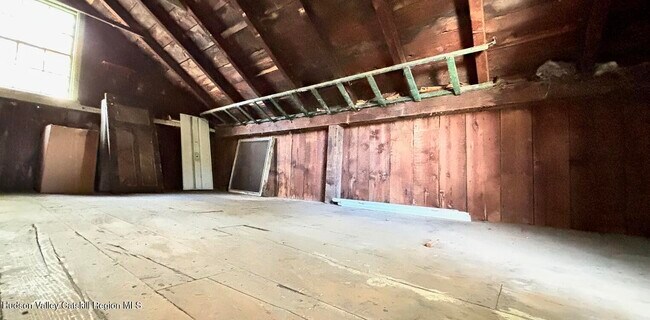 Building Photo - 967 Columbia St