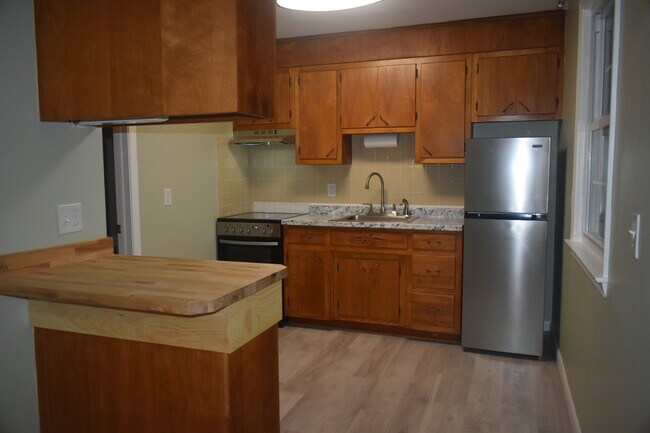 Building Photo - 1550 CT-12