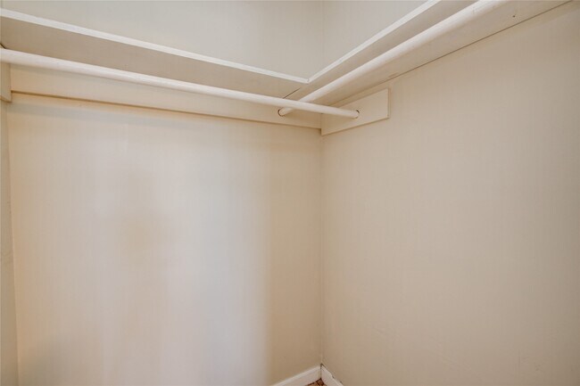 Building Photo - 9526 Balsam Ln