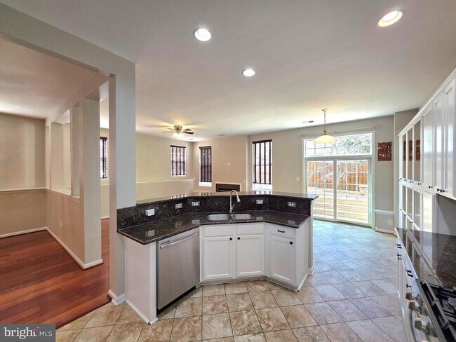 Building Photo - 8346 Middle Ruddings Dr