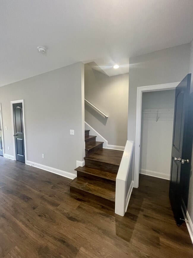 Building Photo - 1 Emanuel Ct