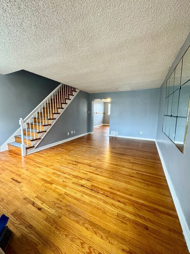 Building Photo - Spacious 3-Bedroom Home in Cedar Park – Av...