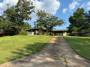 Building Photo - 1216 Dubois Ct