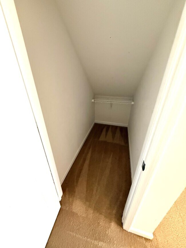 Building Photo - Available for the 2026-2027 lease term.