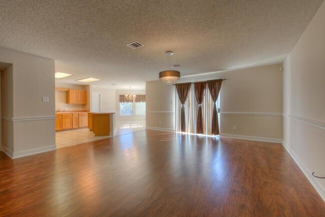 Building Photo - 15353 Oconto Dr